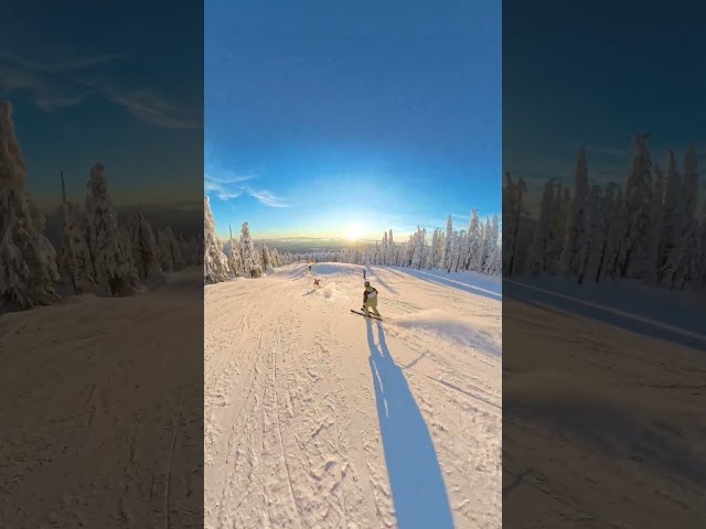 Golden hour on Serwas is pure magic—the ultimate reward 🏂⛷️✨ #skibigwhite #Insta360 #explorebc