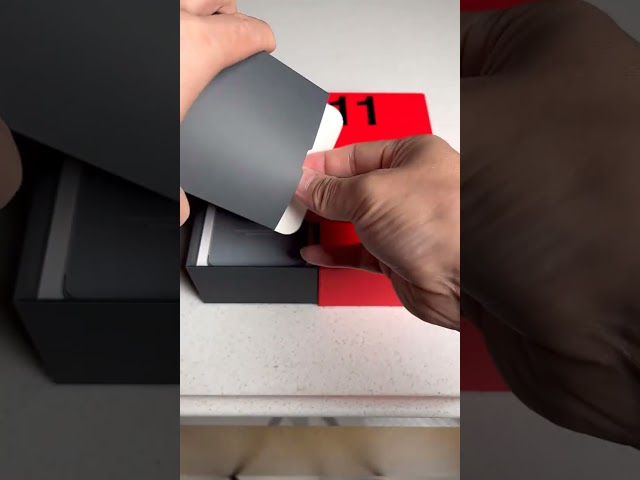 OnePlus 11 Unboxing