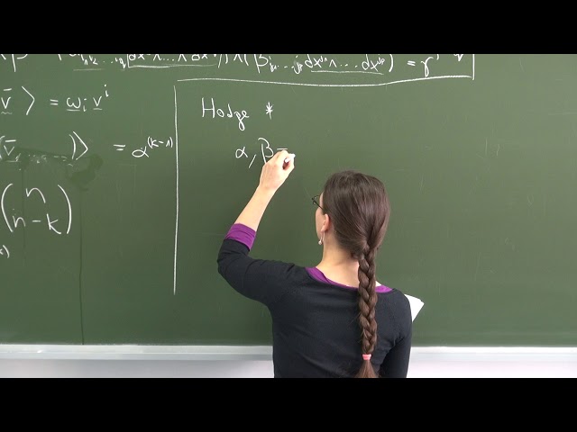 mgr Katarzyna Kowalczyk-Murynka "Differential Forms for Physicists, part II"