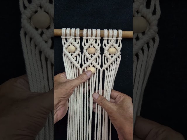 Macrame wall hanging with wooden beads #macrame #macrametutorial #knot #diymacrametutorial