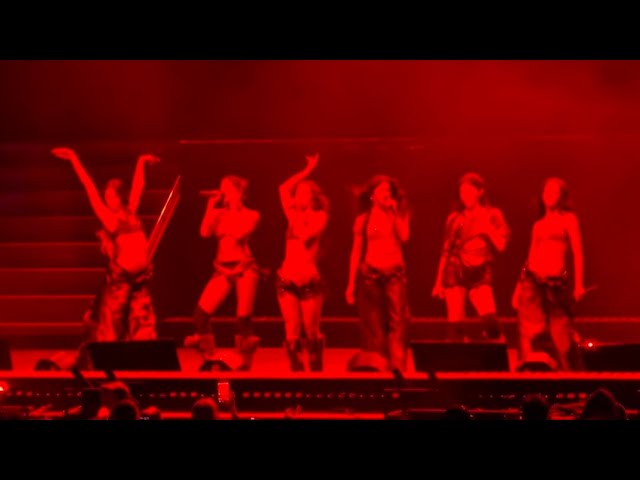 KATSEYE-"FLAME"- LIVE FROM THE BEAUTIFUL CHAOS TOUR