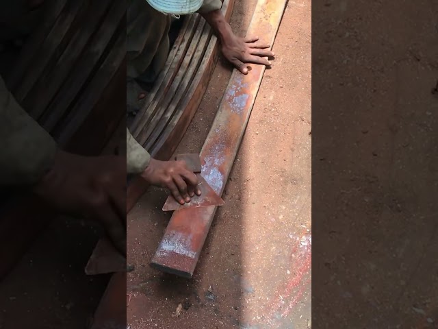 Taking out rust from truck leave springs #restorationwork #ytshorts #youtubeshorts