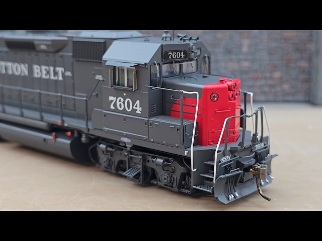 Rapido Cotton Belt GP40 7604. Examination and Performance Test.