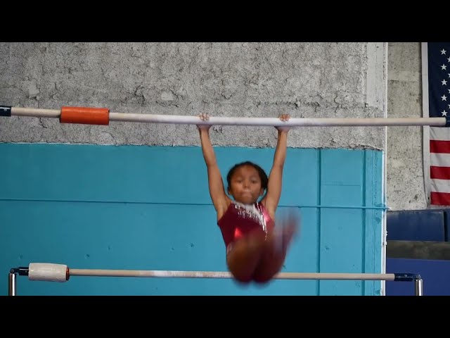 Progression on uneven bars - Level 4 - 9