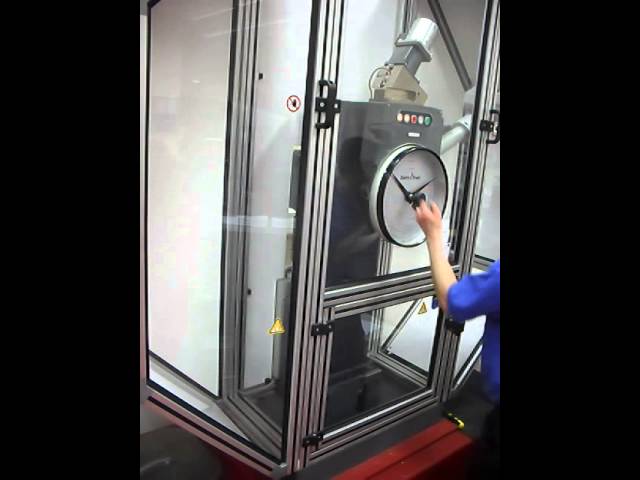 Charpy impact toughness testing machine