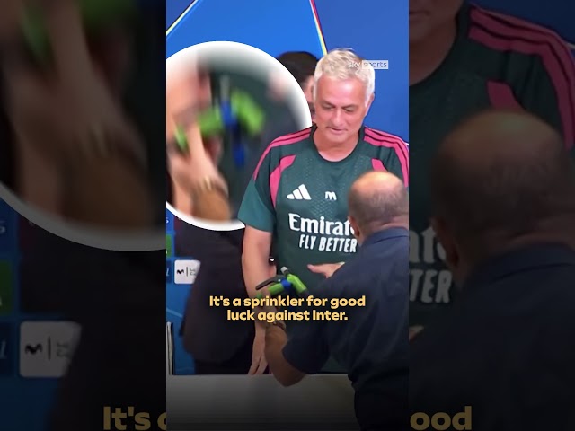 Jose Mourinho getting gifted sprinkler during Champions League press conference 😅