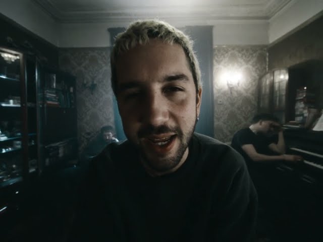 Humour - Neighbours (official video)