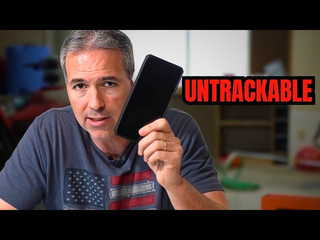 Former CIA Officer: The Only Smartphone I Will Use (Here's Why)