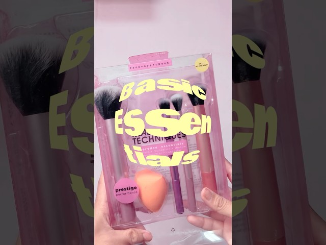 Basic Makeup Essentials #MakeupEssentials #MakeupBrushes #MakeupForBeginners#shortsfeed