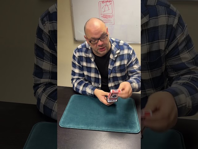 The Switcher Illusion #magic #magician #craigpetty #cardmagic #illusion