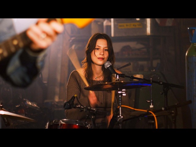Soft Call - "Parasite" en Directo | Hush Sessions