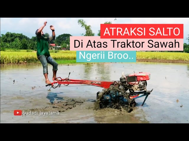 Aksi SALTO TRAKTOR Paling Gila di Sawah 🌾 Quick G1000 Boxer Stunt Viral!