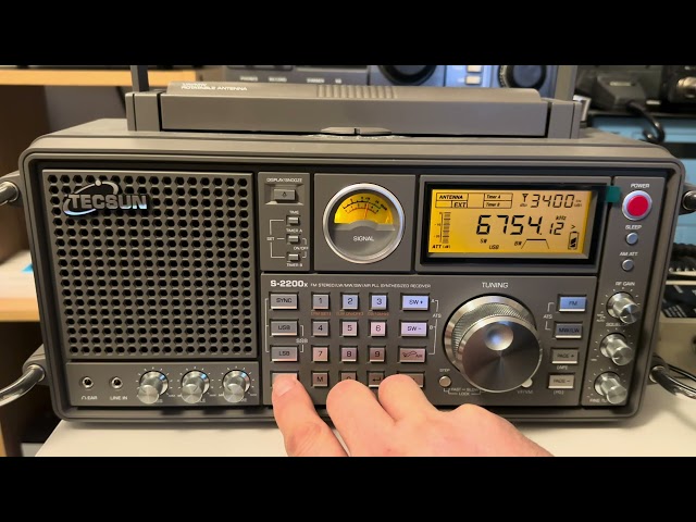 Testing the Tecsun S2200X on single sideband shortwave: Trenton military VOLMET 6754 kHz USB, Canda