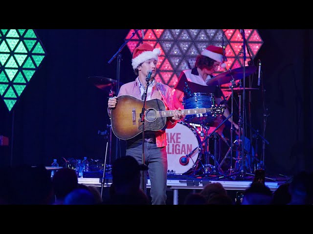Drake Milligan - Cowgirl For Christmas (Live in West Chester Township, OH – Oct 5, 2024)