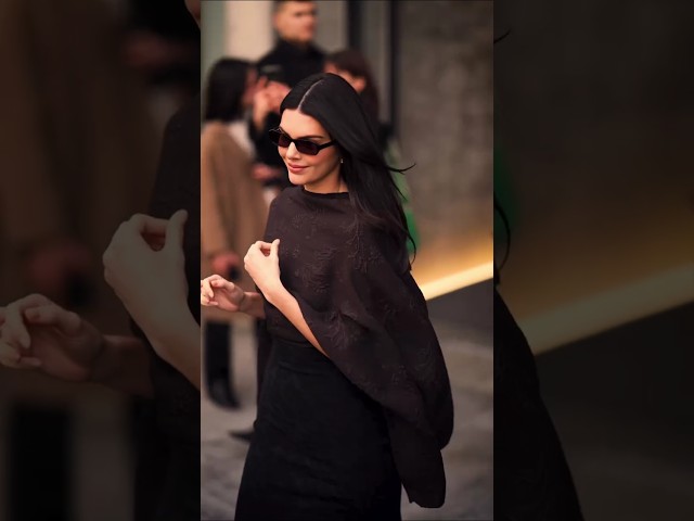 Kendall Jenner arriving at Emporio Armani show during #mfw in Milan