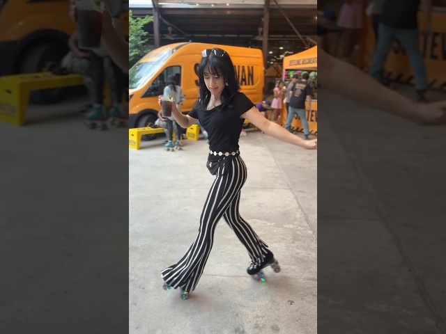 Can you skate with drink in hand? 😉🛼 #rollerskating #rollerskates #skating