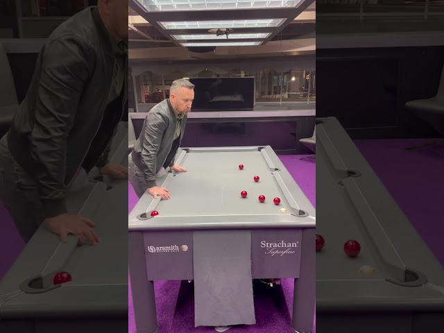 Finger swerve.. 🤏🏻🎱.                     #swerve #billiards #8ballpool #pooltable #trickshot