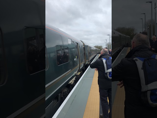 First train to arrive at Worcestershire Parkway