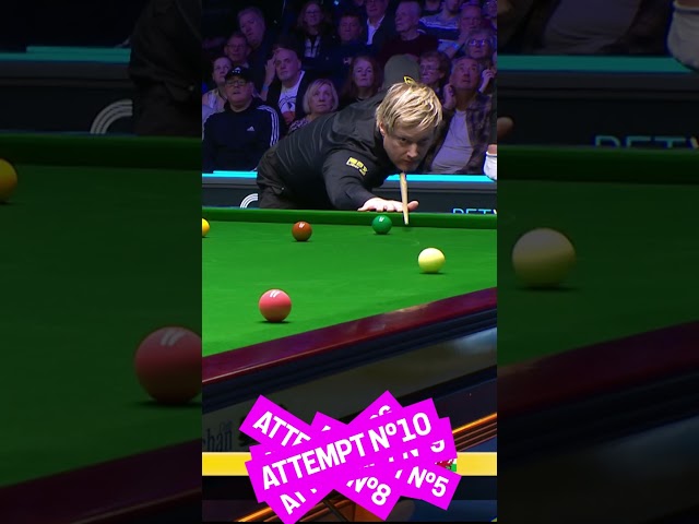Lucky 13! 😳 It took Robertson 13 attempts to escape this at the Welsh Open - but he got there!