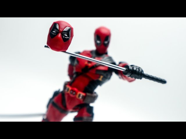 Building Blokees Deadpool Model Kit | Relaxing Cinematic Speed Build & Display