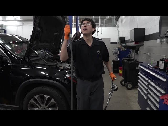 CWI Trains Next Generation of High-Tech Auto Mechanics