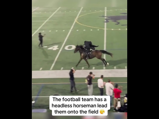 Nightmare fuel for opposing teams 🎃🐎 (via @panken.tianna/IG, @sleepy_football/IG)