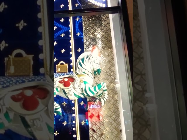 Louis Vuitton Christmas decoration at Paris #parisguide #louisvuitton #champsélysées #walkinparis