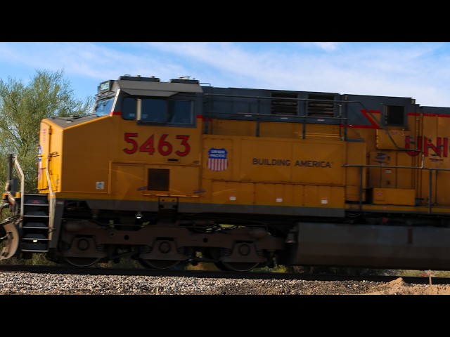 VR180 | UP 5463 Leads Eastbound Intermodal Through Bosque, Arizona