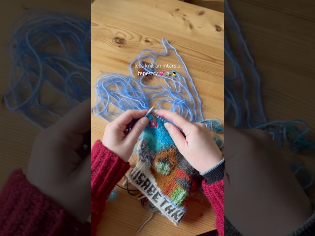 mini project of the elisabethkapelle on schmittenhöhe 🏔️ details to come! #knitting #intarsia