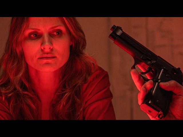 He was hired to kill her. Now he has to save her! - HITMAN'S CODE (Thriller)