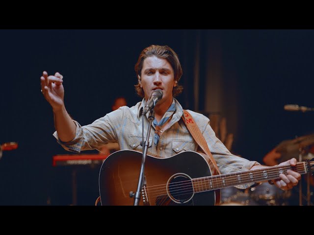 Drake Milligan - Slow Dancing To A Fast Song (Performance Video)