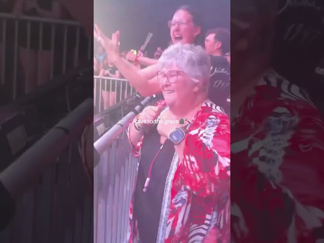 I guess GRANDMA enjoys the RAVE😂​​​​​#hardtechno #techno #technoremix #ravememes