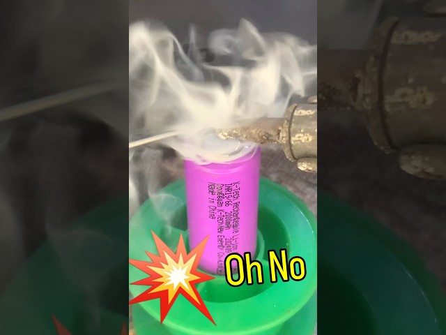 Lithium battery soldering is not easy 🔋 #soldering #welding #lithiumbattery #shorts