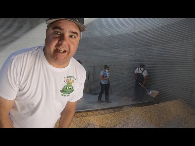 How Grain Bins Work! Grain Bin Unloading System!