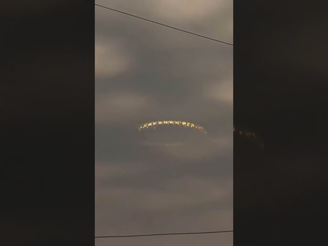🚨 ARC OF LIGHTS OVER PARIS 🚨