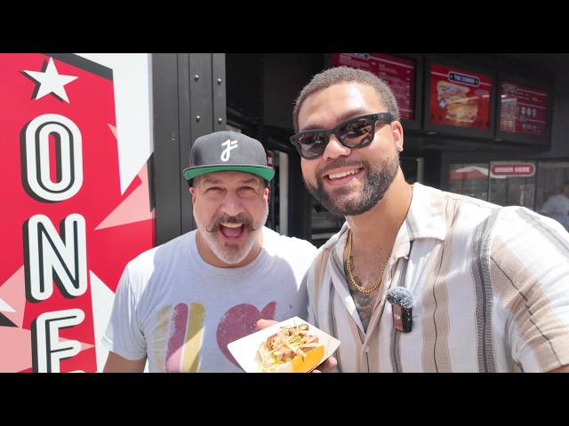 What's NEW at Universal Orlando - Joey Fatone Opens Fat One's Hot Dogs & Italian Ice in City Walk!!