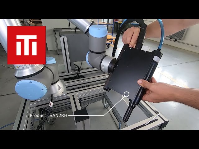Riveting automation_Simple assembly of riveting system and Robot