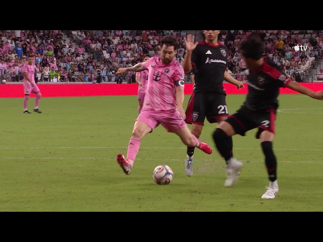 Messi DANCES Past Three Defenders To Score SECOND Goal of the Night!