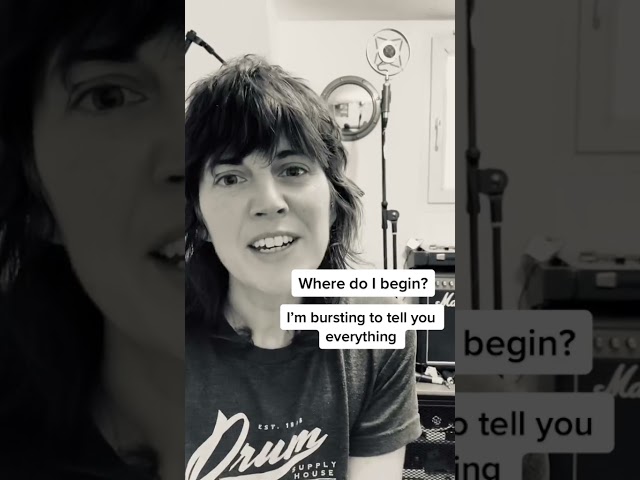 Emma breaking down the ‘Outsider’ lyrics. Head to our channel for more #songwriting #lyrics