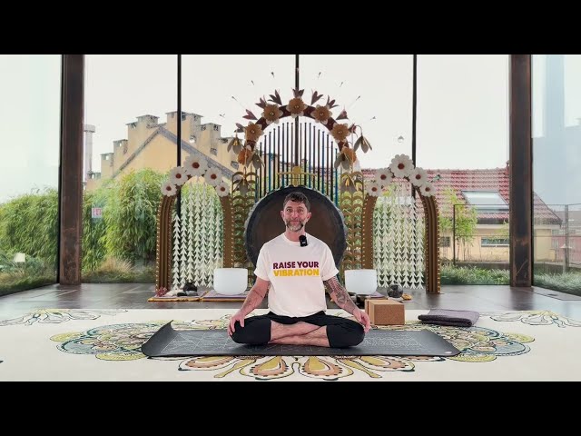 Katonah Yoga Arches & Twist Class (45 Min.)
