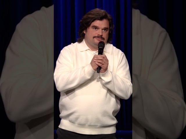 #RedRichardson scrolled through his classmate’s fiancé’s dog’s Instagram 😭 #FallonTonight #StandUp