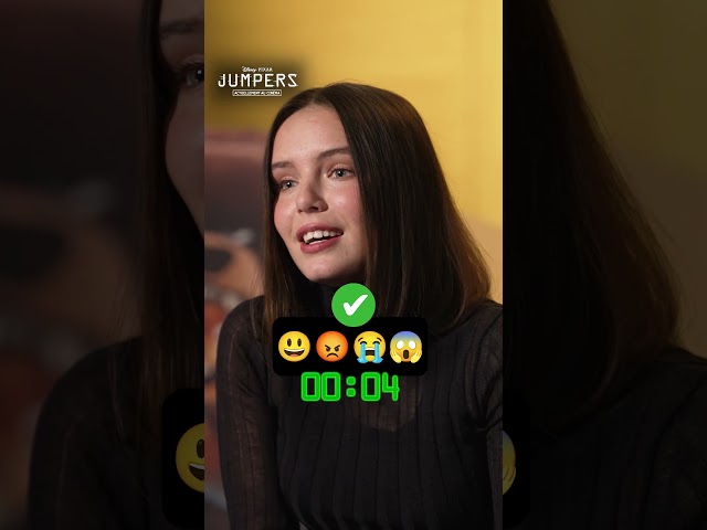Artus, Mallory Wanecque, Melha Bedia et Alison Wheeler ont participé à notre jeu des emojis.