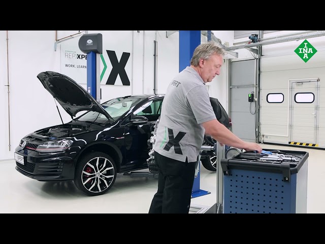 Removal and installation of a thermal management module on a VW TSI engine