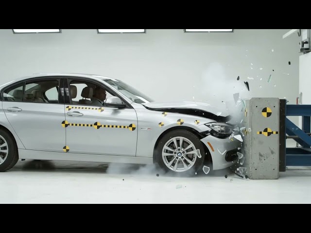 BMW i7 High-Speed Crash Test: Scientific Analysis & Structural Integrity