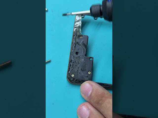 The Best Way to Remove Glue from Your Cell Phone Frame 😱🔥