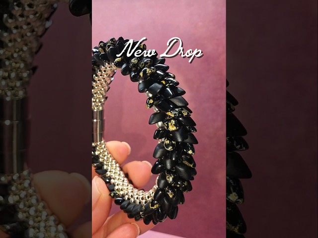 Dragon Spine Bracelet 🖤 Handmade Jewelry #handmadejewelry #beadedbracelet #dragonspine #beadwork