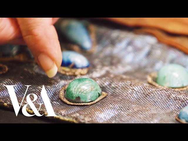ASMR at the museum | Conserving Vivien Leigh's Cleopatra Cloak | V&A