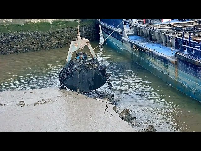 Truro River Dredging #truro #shorts #riverlife #dredgingequipment