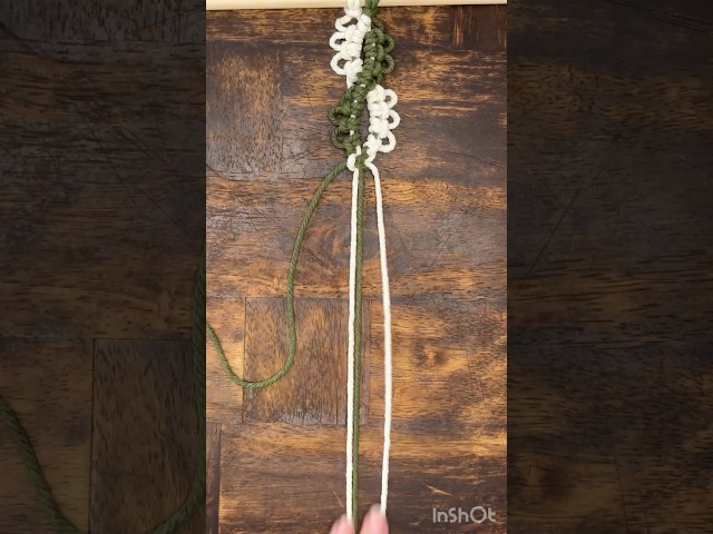 Super easy tutorial for macrame flower keychain 🌼😍 #macrame #macrametutorial #macramekeychain