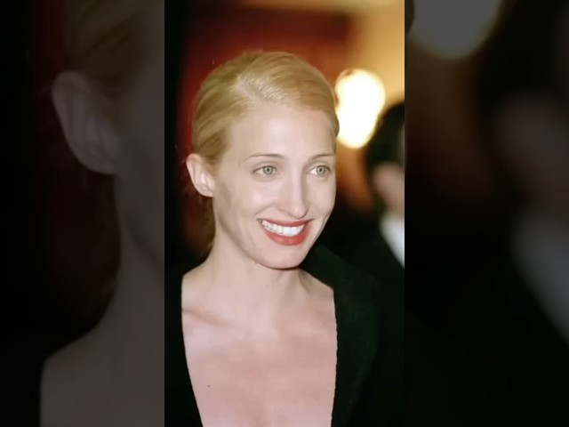 Carolyn Bessette Kennedy Bobbi Brown Highlighter #90sminimalism #minimalism
